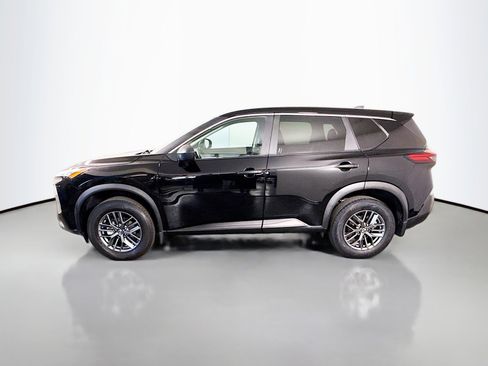 Used 2023 Nissan Rogue S image 6