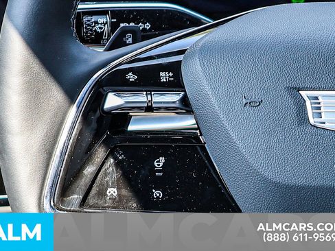 Used 2025 Cadillac Lyriq Luxury image 31