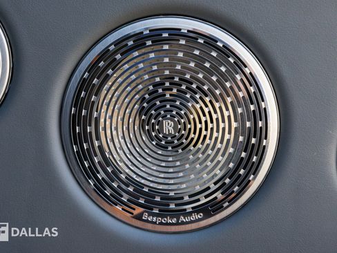 Used 2023 Rolls-Royce Cullinan w/ Cullinan Package image 30