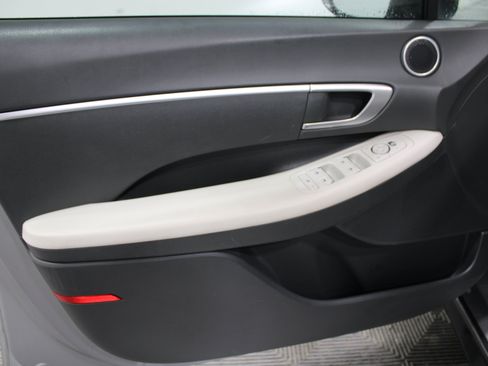 Used 2023 Hyundai Sonata SE FWD image 5