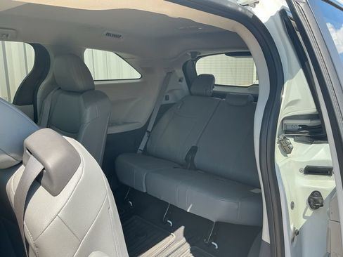 Used 2024 Toyota Sienna XLE w/ XLE Plus Package AWD/4WD image 22