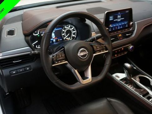 Certified 2024 Nissan Altima 2.5 SR AWD/4WD image 9