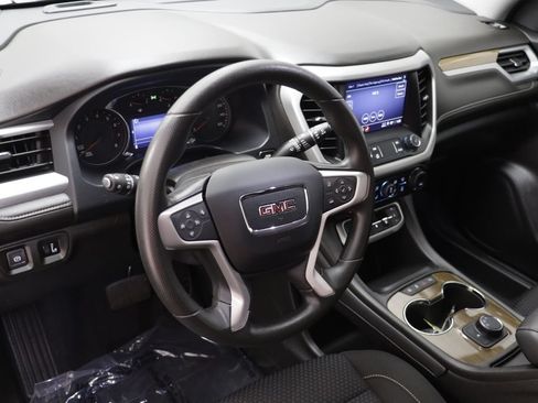 Used 2023 GMC Acadia SLE w/ Elevation Edition FWD image 6