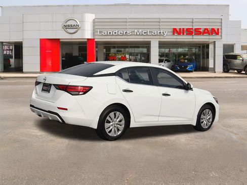 Used 2025 Nissan Sentra S image 3