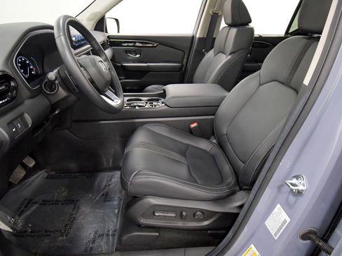 Used 2025 Honda Pilot Touring image 14