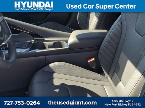 New 2026 Hyundai Elantra Limited image 17