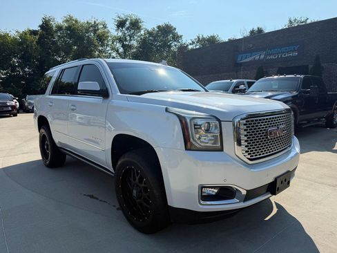 Used 2016 GMC Yukon Denali w/ Open Road Package AWD/4WD image 3