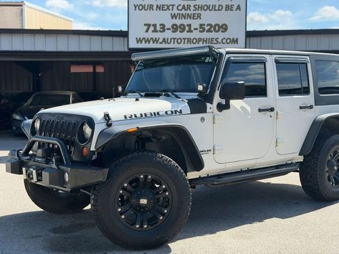 Used 2010 Jeep Wrangler Unlimited Rubicon w/ Trailer Tow Group AWD/4WD image 31