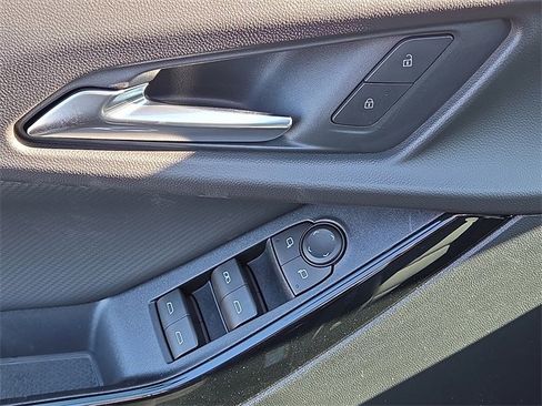 New 2026 Chevrolet Equinox LT w/ Convenience Package II image 9