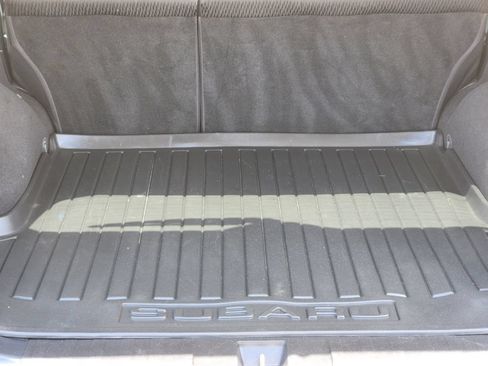 Used 2012 Subaru Outback 3.6R Limited w/ Moonroof Pkg AWD/4WD image 11