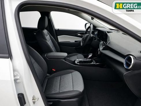Used 2026 Chevrolet Trax LT FWD image 11
