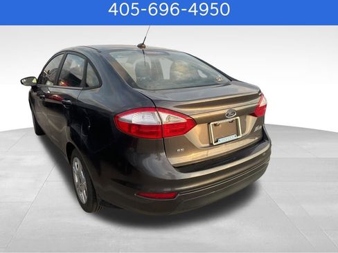 Used 2016 Ford Fiesta SE image 4