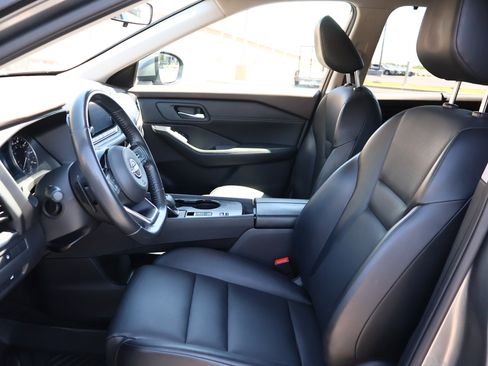 Used 2022 Nissan Rogue SV w/ SV Premium Package FWD image 10