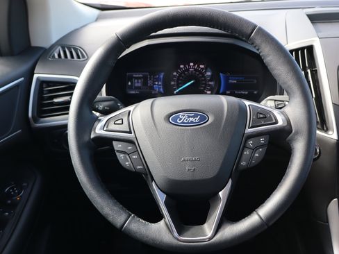 Used 2024 Ford Edge SEL w/ Convenience Package image 14