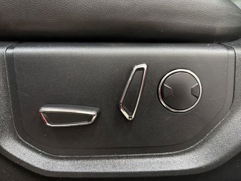 Used 2018 Ford F250 Lariat w/ Chrome Package image 34