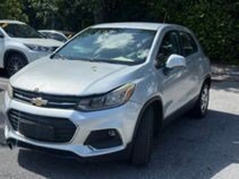 Used 2017 Chevrolet Trax LS FWD image 3