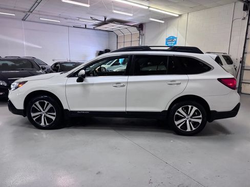 Used 2018 Subaru Outback 2.5i Limited AWD/4WD image 6