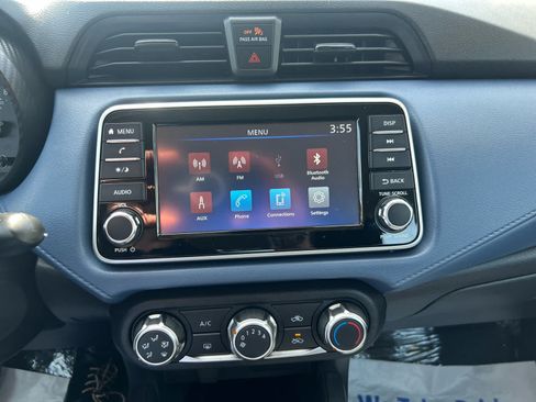 Used 2025 Nissan Versa SV w/ Trunk Package FWD image 15