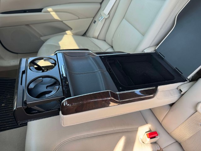 Used 2015 Cadillac XTS Premium w/ Driver Assist Package AWD/4WD image 16