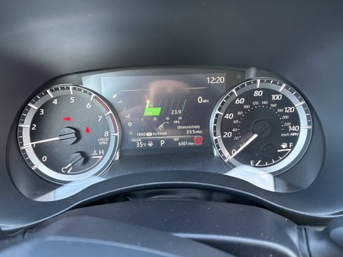 Certified 2025 Toyota Highlander LE image 3