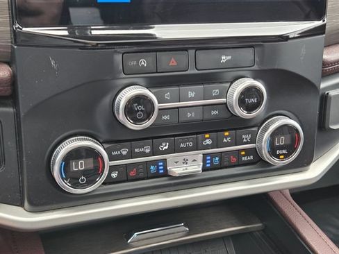 Used 2024 Ford Expedition Limited RWD image 27