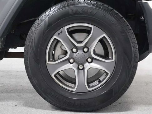 Used 2018 Jeep Wrangler Unlimited Sport S AWD/4WD image 12