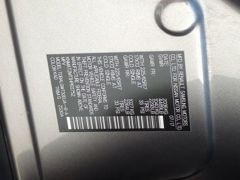 Used 2017 Nissan Rogue SV FWD image 24