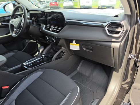 New 2026 Chevrolet TrailBlazer LT w/ Convenience Package FWD image 18