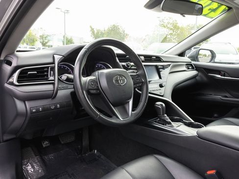 Certified 2020 Toyota Camry SE FWD image 10