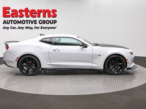 Used 2018 Chevrolet Camaro LT RWD image 4