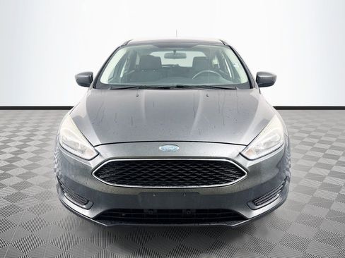 Used 2018 Ford Focus SE FWD image 2