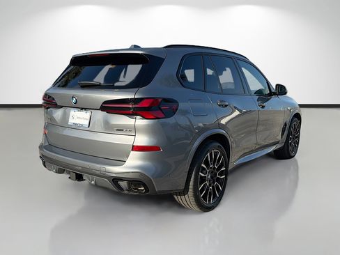 New 2026 BMW X5 sDrive40i w/ M Sport Package RWD image 3
