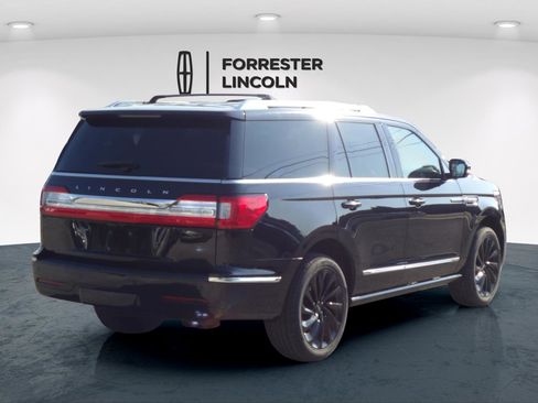 Used 2021 Lincoln Navigator Reserve image 3