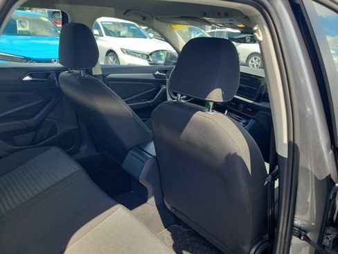 Certified 2025 Volkswagen Jetta S FWD image 9