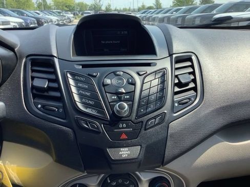 Used 2019 Ford Fiesta SE FWD image 9