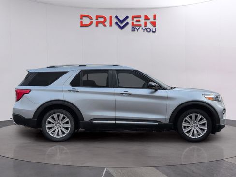 Used 2023 Ford Explorer Limited w/ Limited Technology Package image 6