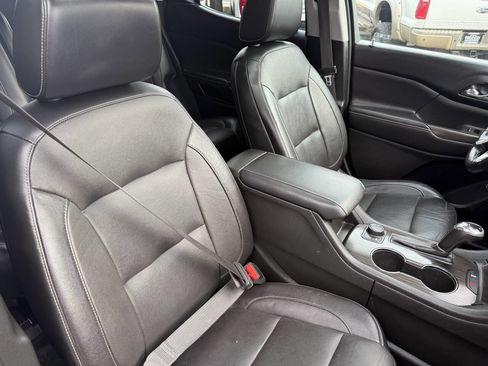 Used 2018 GMC Acadia SLT image 26