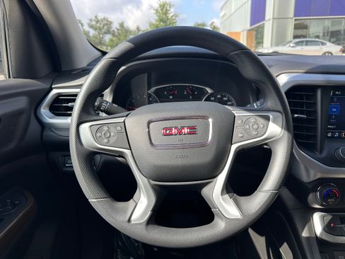 Used 2022 GMC Acadia SLE image 17