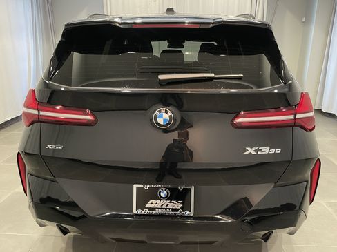 Used 2025 BMW X3 xDrive30i w/ Premium Package image 5