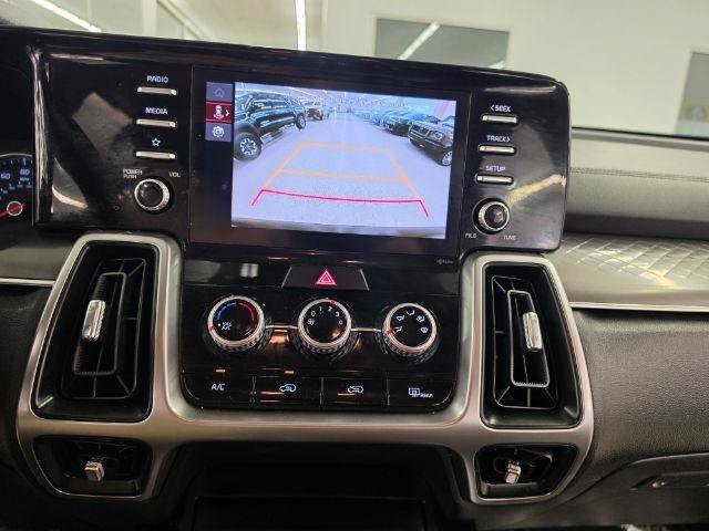Used 2023 Kia Sorento LX FWD image 16