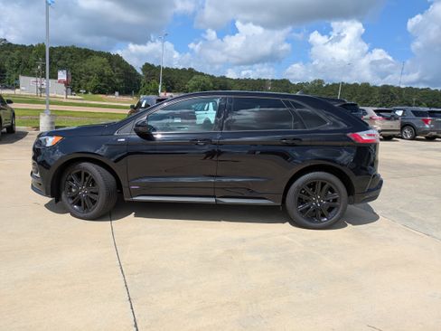 Used 2021 Ford Edge ST-Line image 5