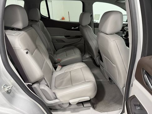 Used 2020 GMC Acadia SLT w/ LPO, Cargo Package image 29