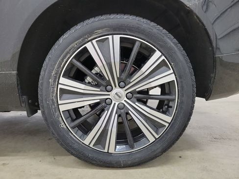 Certified 2023 Volvo XC60 B5 Plus w/ Climate Package image 12