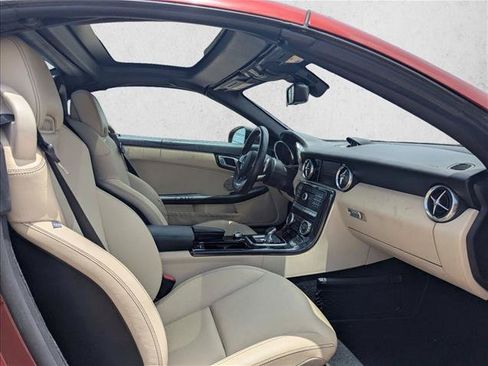 Used 2019 Mercedes-Benz SLC 300 image 14