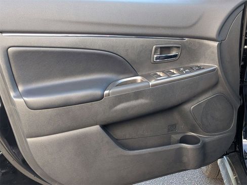 New 2025 Mitsubishi Outlander Sport SE image 13