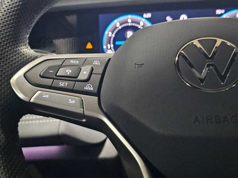 New 2026 Volkswagen Tiguan SE R-Line image 25