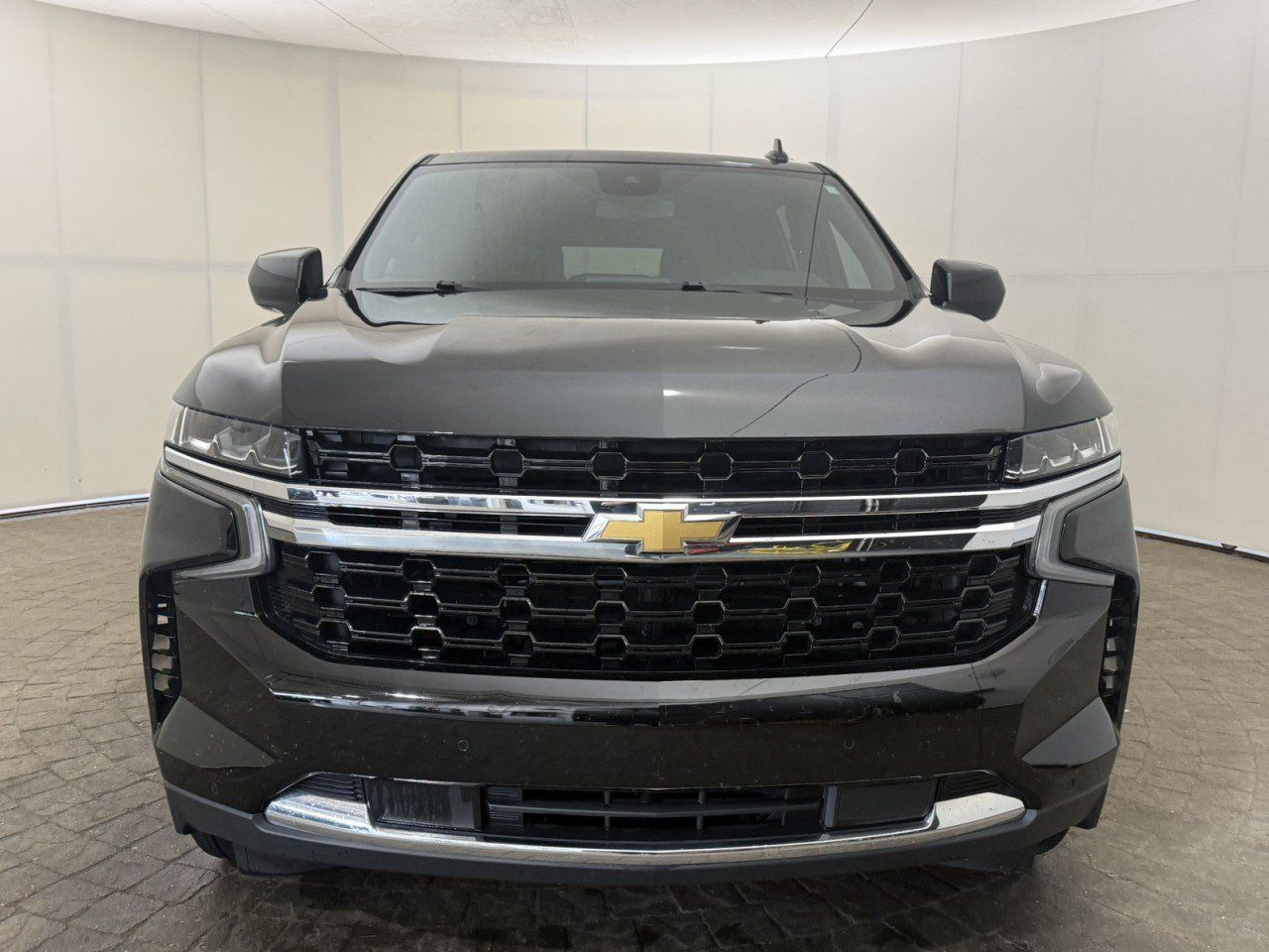 Used 2024 Chevrolet Suburban LS w/ Driver Alert Package AWD/4WD image 2