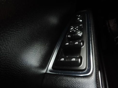 Used 2018 Lincoln Continental Select image 25