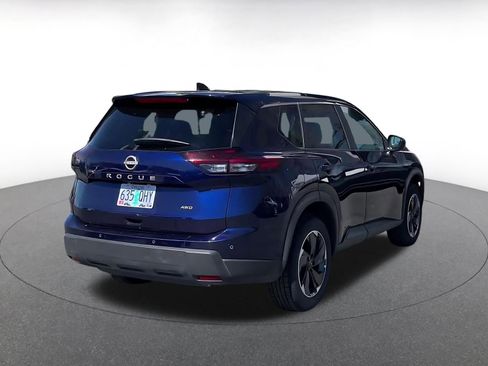 Used 2025 Nissan Rogue SV AWD/4WD image 14