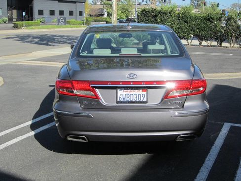 Used 2011 Hyundai Azera Limited image 4